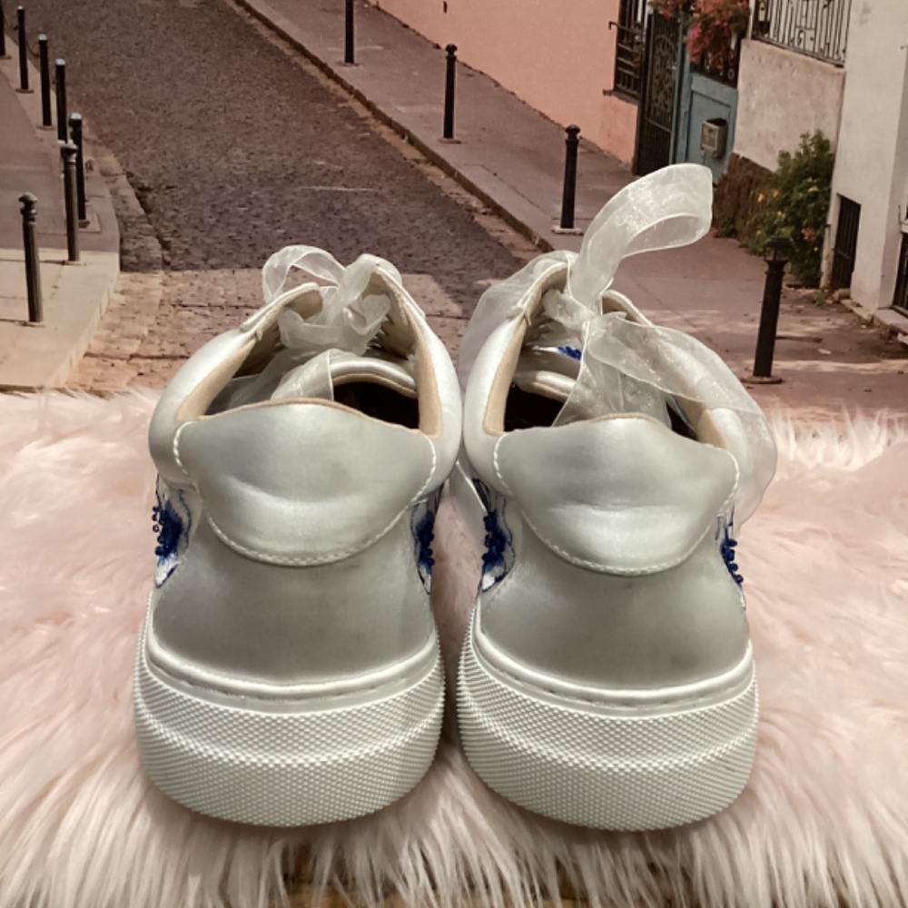 Betsey Johnson Blue and White Floral Sneakers 9M - Picture 7 of 7